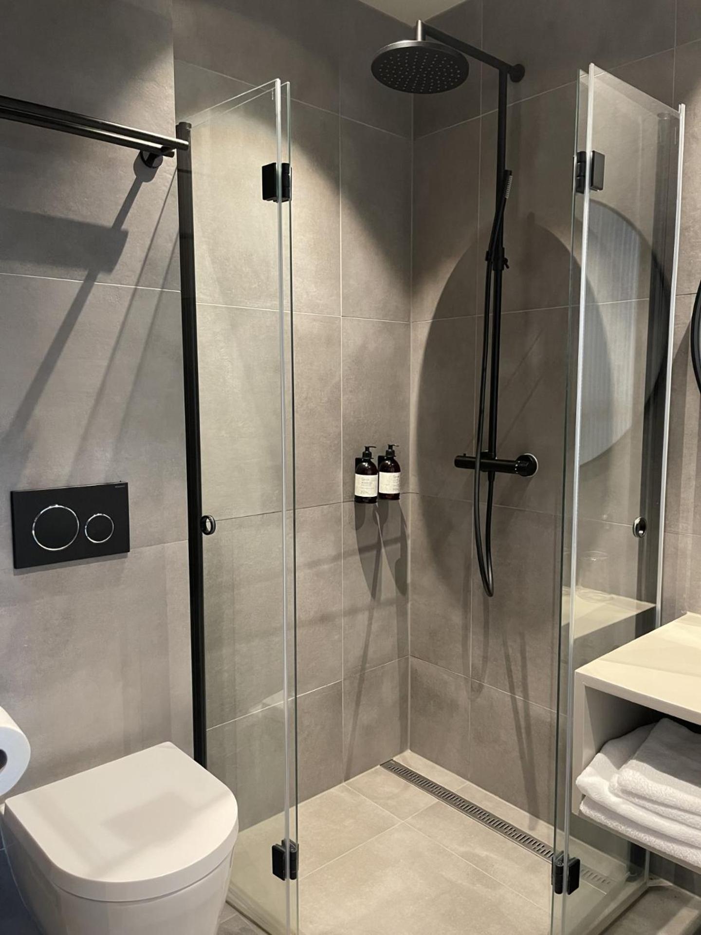 Brimibue Hotel لوم المظهر الخارجي الصورة